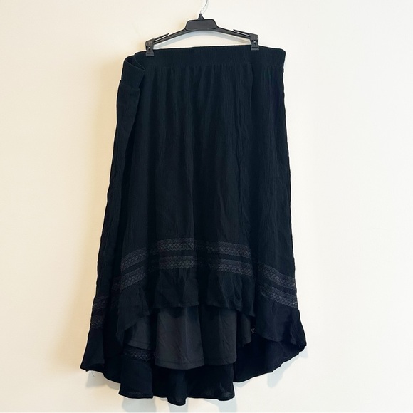 Torrid Black Maxi Crinkle Gauze Hi-Low Skirt Sz 3 - Picture 2 of 12